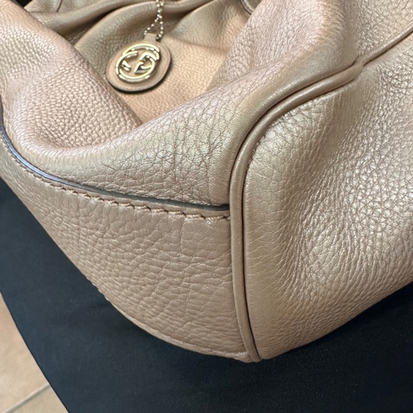 Authentic GUCCI Pebbled Leather Sukey bag - metallic Dusty Rose Gold - Picture 12 of 13